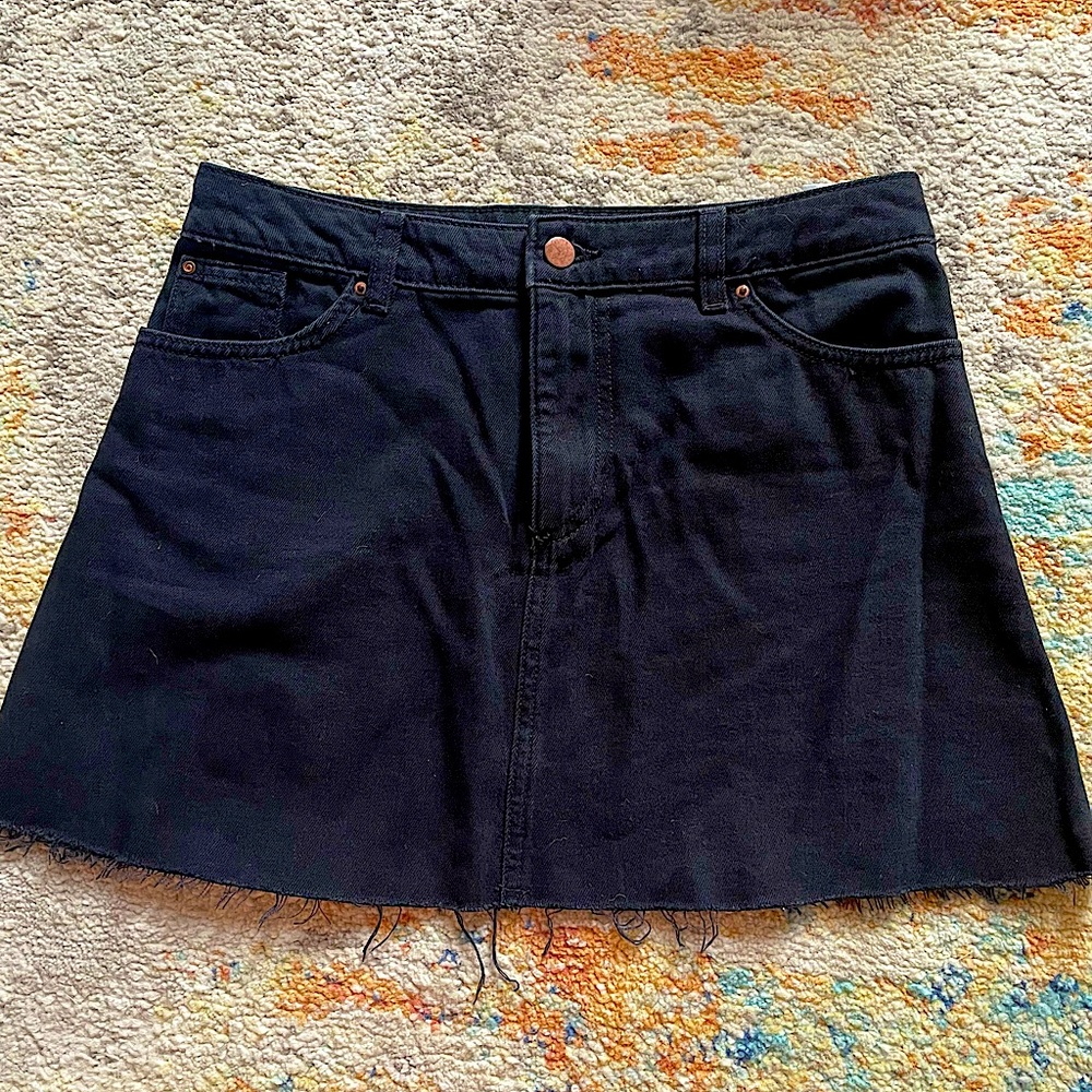 H&M divided black denim mini skirt size 6